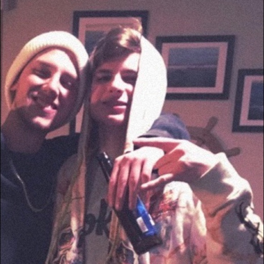 Meet your Posher, Levi